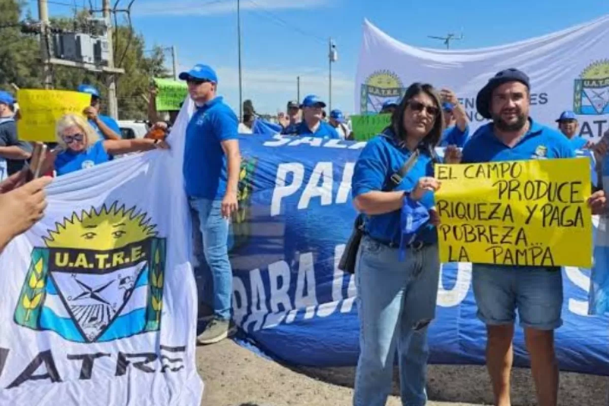 Una denuncia sacude a UATRE y se&ntilde;ala a Claudia Llanos por familiares y allegados con sueldos millonarios