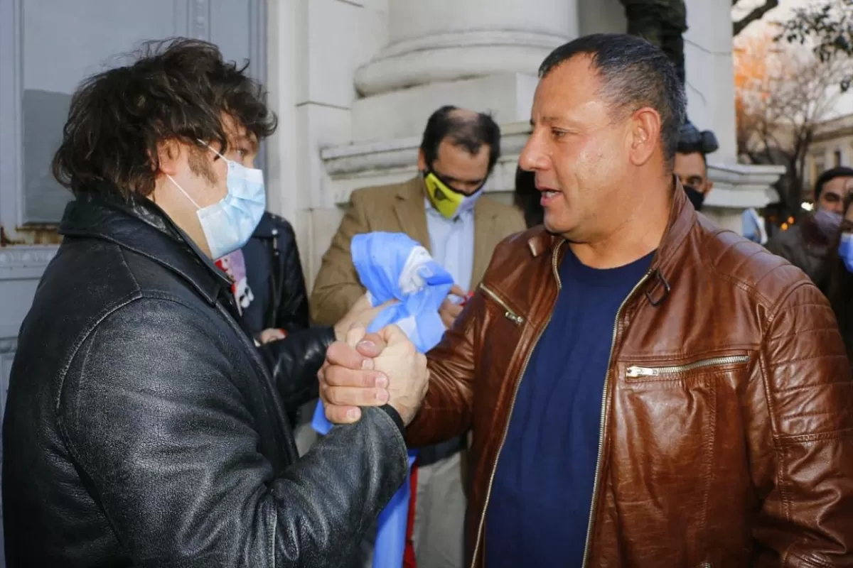 Mientras crece la tensi&oacute;n, Javier Milei queda en el centro de un audio que habla de encubrimiento y desv&iacute;os