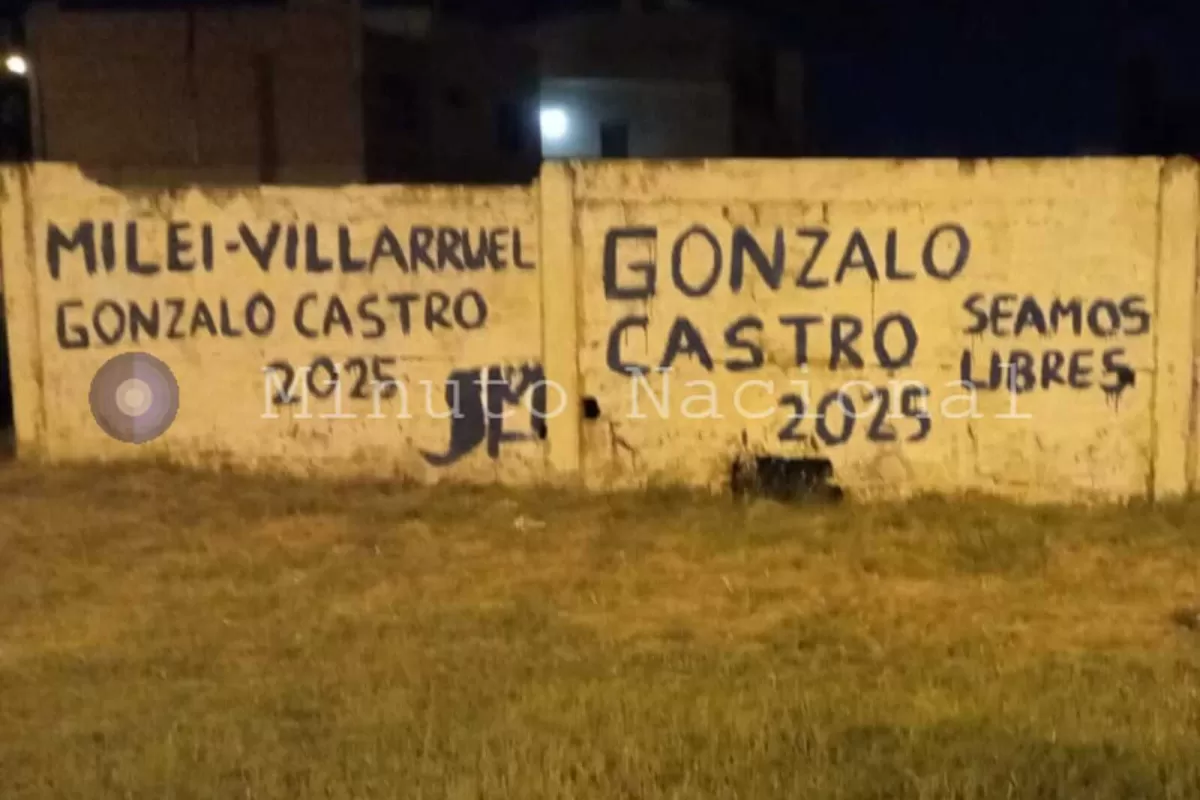 Dirigentes santafesinos salieron con pintadas para posicionarse para el 2025 y detrás de la figura de Villarruel