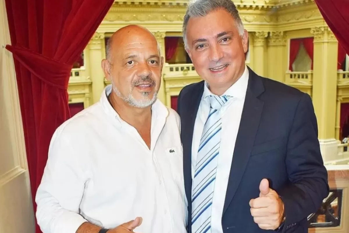 En el armado libertario, Carlos Curestis queda bajo la lupa por el cobro en d&oacute;lares para definir listas en Avellaneda