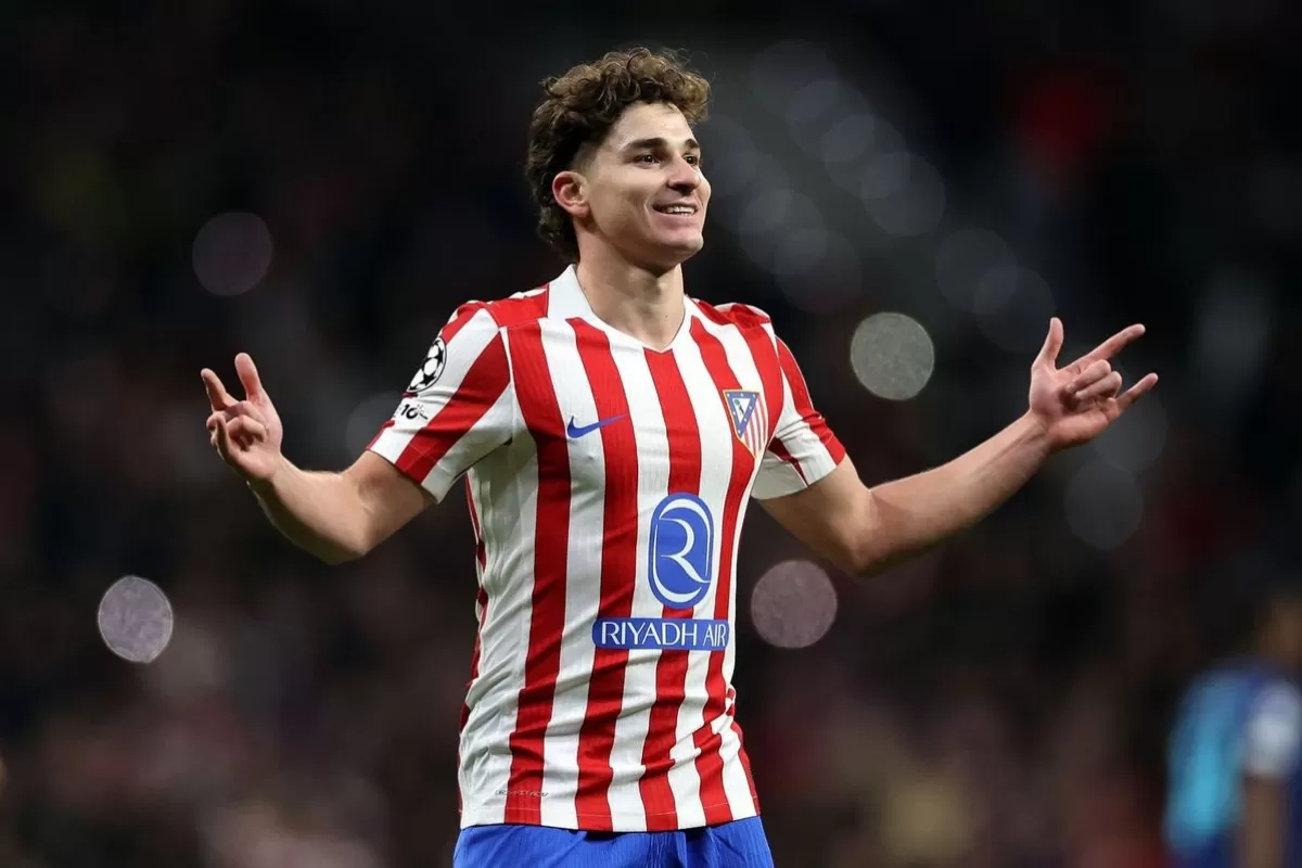 Juli&aacute;n &Aacute;lvarez se entren&oacute; con normalidad y todo apunta a que seguir&aacute; en Atl&eacute;tico de Madrid