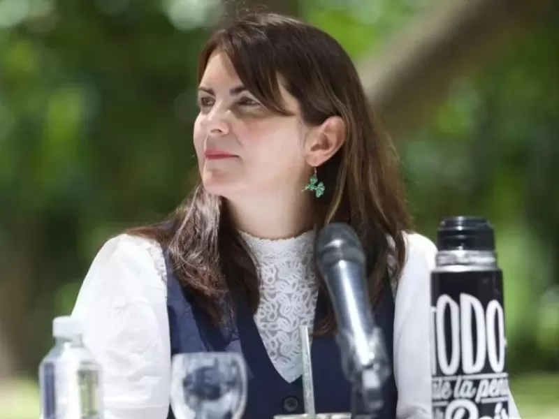 Una dirigente clave de Moreno extiende su red comercial fuera del distrito y dispara sospechas por su patrimonio