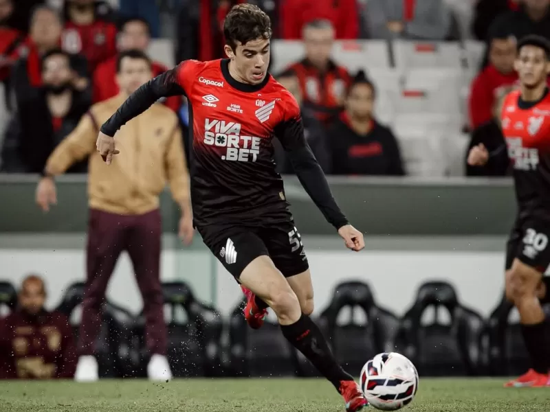 VIDEO | Dudu maravilla con un golazo “a lo Messi” en el triunfo de Athletico Paranaense