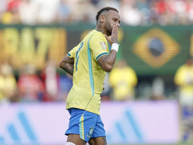 Tras la eliminaci&oacute;n de Brasil, Neymar se refugi&oacute; en el lujo con un yate de USD 23 millones