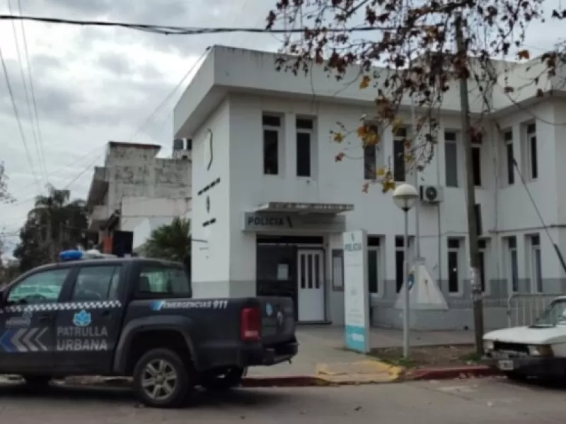 Tres agentes de Moreno fueron arrestados tras una sorpresiva inspección con evidencia de tormentos