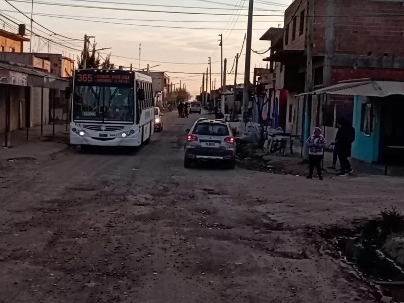 Un control en Cuartel V expone los reclamos que Moreno todav&iacute;a arrastra por calles y desag&uuml;es