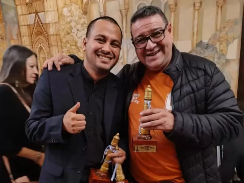 En una gala cargada de emoci&oacute;n, Ulises Catriel Cuenca obtuvo dos estatuillas Faro de Oro VIP por su trayectoria y desarrollo web