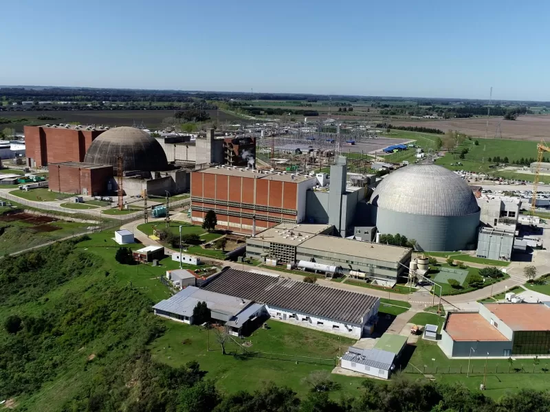 Versiones sobre un trato con Estados Unidos ponen foco en la central de Embalse y su planta de cobalto