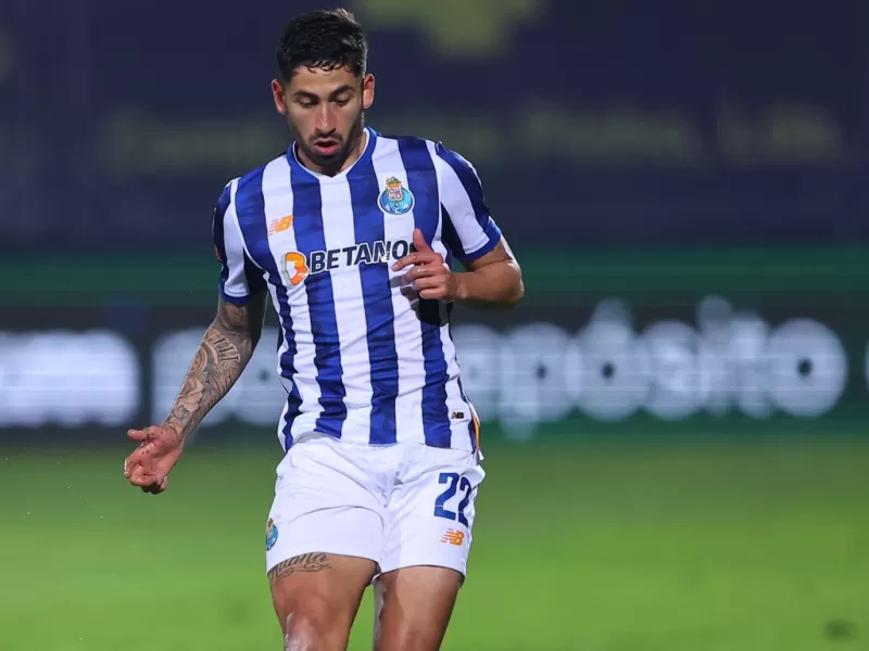 Alan Varela renueva con Porto hasta 2030 y eleva su cláusula a 75 millones de euros
