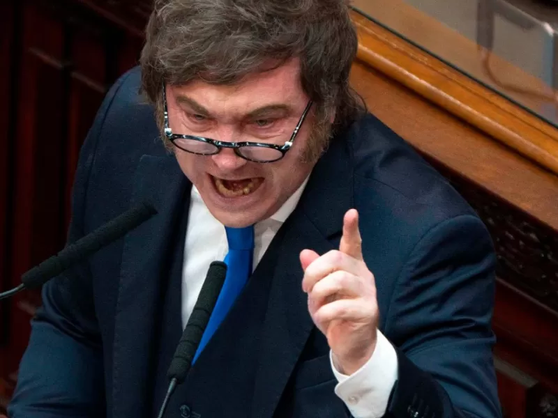 Una base p&uacute;blica revel&oacute; cu&aacute;nto deben funcionarios libertarios al Naci&oacute;n y encendi&oacute; el debate