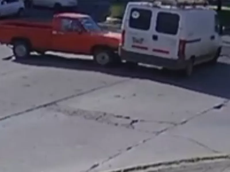 Choque en la esquina de 19 y 37 quedó registrado en video
