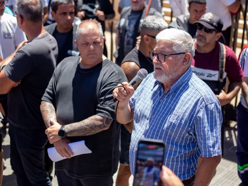 El Gobierno bonaerense y el Astillero R&iacute;o Santiago avanzan con una mesa de trabajo por categor&iacute;as e ingresos