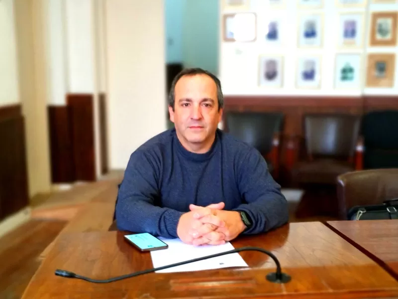 El concejal Cristian Prada en Mar Chiquita: su hermano fue asesinado por narcos y hoy representa a imputados por homicidios