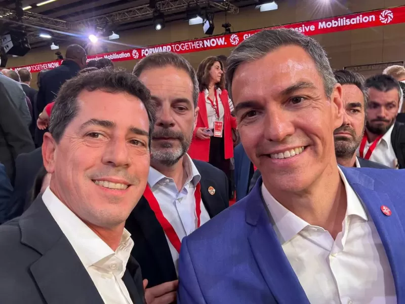 En Espa&ntilde;a, el desembarco camporista con dinero estatal vuelve a poner a Wado de Pedro bajo la lupa