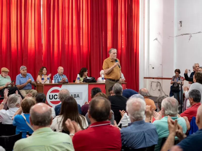 Dirigentes de la UCR impulsan un espacio para enfrentar el modelo de Milei