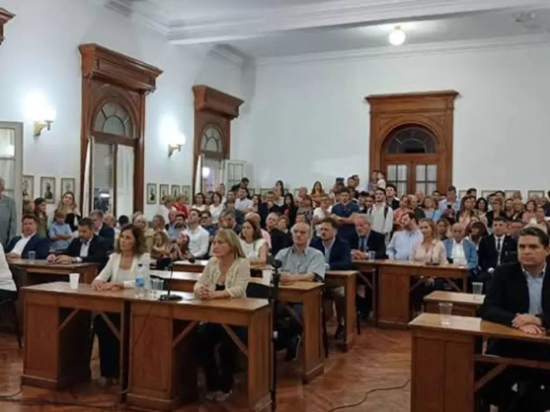Un inesperado acuerdo pol&iacute;tico sacudi&oacute; 9 de Julio con un intento de remover a Mar&iacute;a Cecilia Novelino