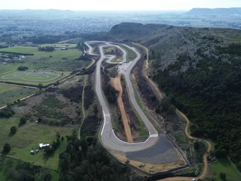 VIDEO | Balcarce: crece la pol&eacute;mica por la habilitaci&oacute;n del aut&oacute;dromo Fangio y reaparecen denuncias cruzadas entre dirigentes y organismos