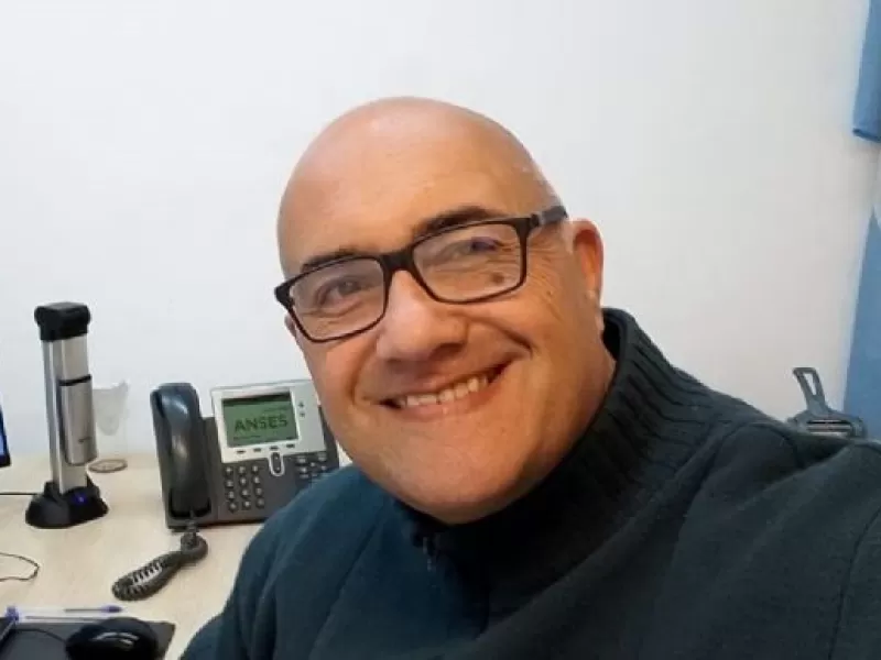 Familiares de Wado de Pedro mantienen empleos en Mercedes gracias a la protección del jefe local de ANSES