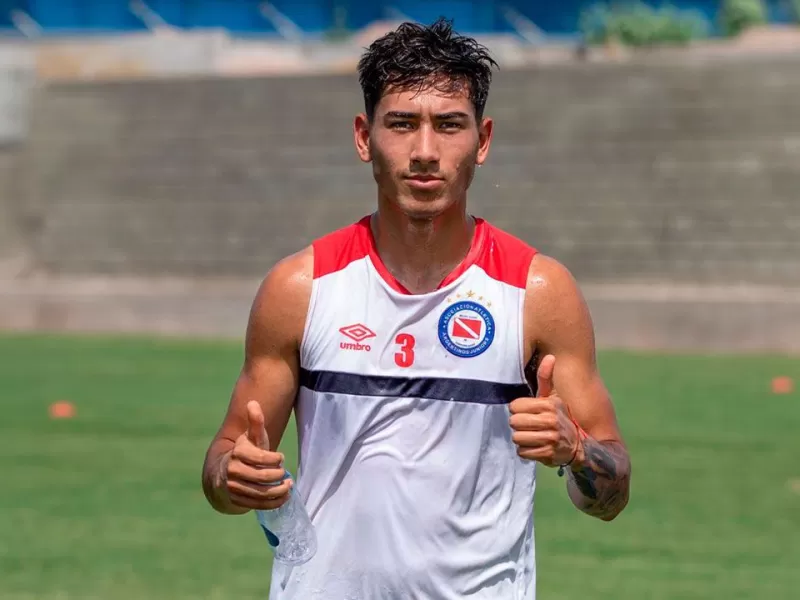 Román Vega, cerca de Rusia: Zenit amenaza con dejar a River sin su refuerzo