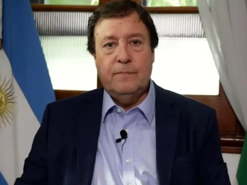 Chats filtrados complican a Weretilneck en R&iacute;o Negro por negociaciones con Qatar y avales judiciales en juego