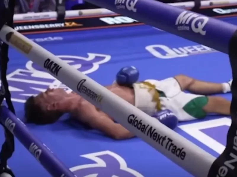 VIDEO | Conmoci&oacute;n en el boxeo: un peleador qued&oacute; internado en estado cr&iacute;tico tras un brutal nocaut