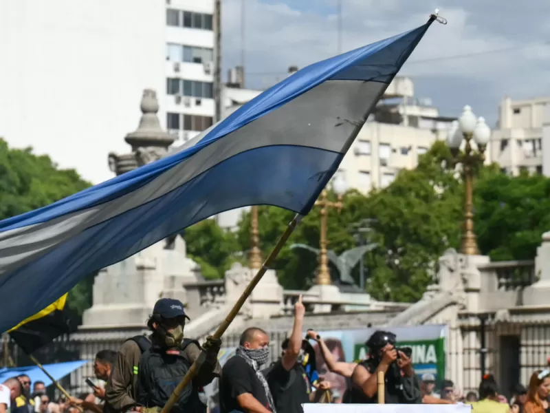 Huelga general contra la reforma laboral de Milei paraliza sectores clave y presiona al Congreso
