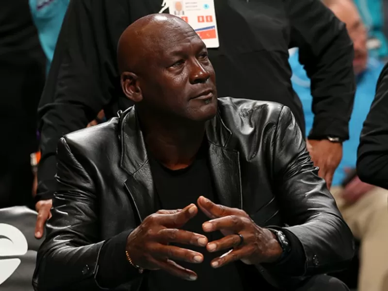 Debate por la millonaria cifra que recibiría Michael Jordan como comentarista de la NBA