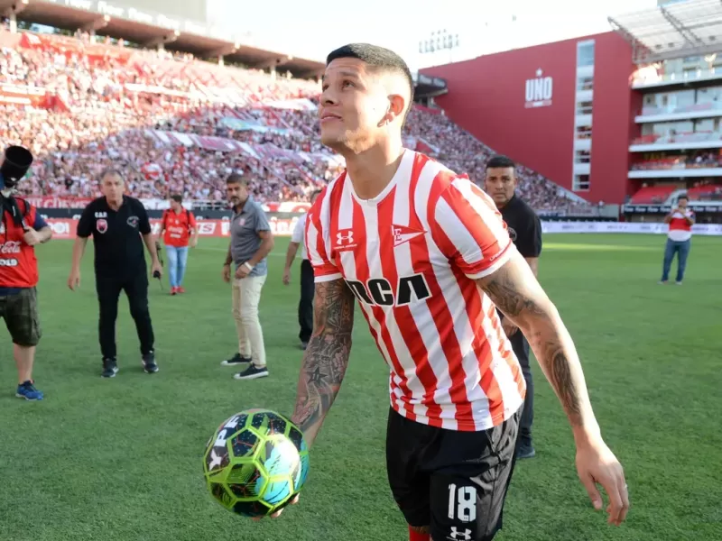 Marcos Rojo, marginado en Boca, dedica un posteo al Pincha en medio de negociaciones
