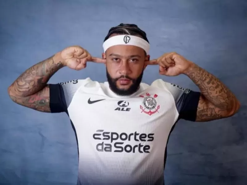 Memphis Depay explot&oacute; contra Corinthians tras el anuncio de su salida