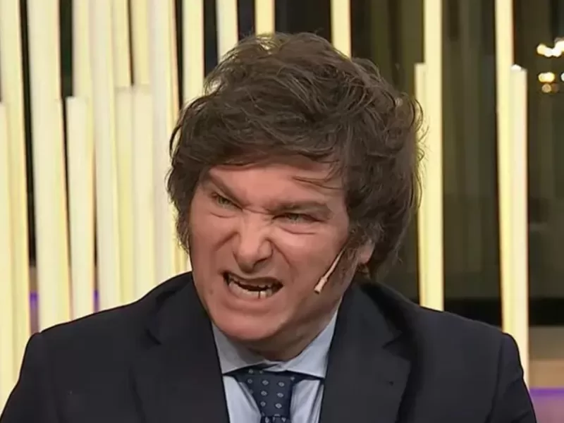 Denuncian que Javier Milei habr&iacute;a expuesto datos sobre su seguridad en charlas privadas difundidas p&uacute;blicamente