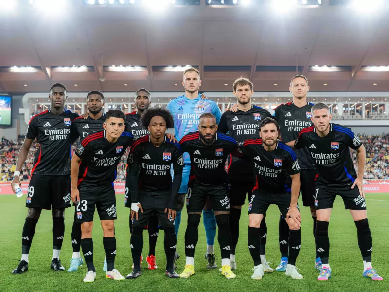 Olympique de Lyon descendido por deudas millonarias