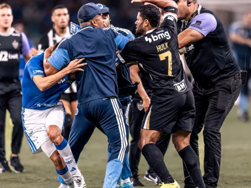 VIDEO | Batalla campal: Cruzeiro fue campe&oacute;n ante Atl&eacute;tico Mineiro en un partido que termin&oacute; con 23 expulsados