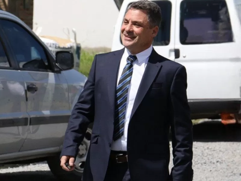 Miguel Gesualdi pierde respaldo en San Andr&eacute;s de Giles y crecen las versiones de una candidatura de Di Tata