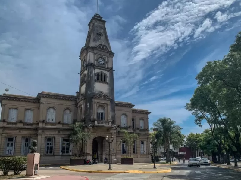 El caso de las viviendas de Campana escala con cartas documento y reclamos para eliminar publicaciones period&iacute;sticas