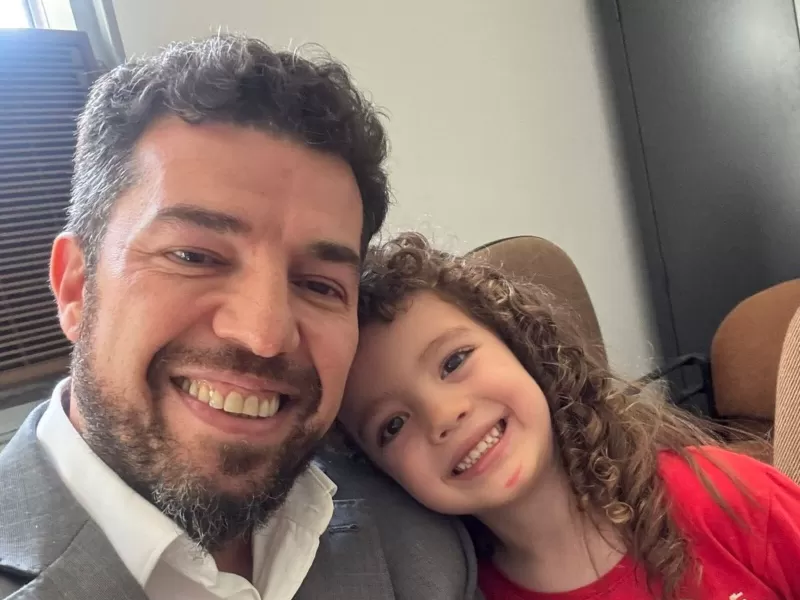 Condenada por impedir el contacto con su hijo: la Justicia desmiente la versión mediática sobre Sabio