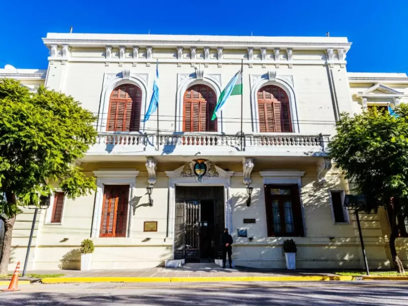 En Río Negro crecen las críticas tras conocerse la dimensión del colapso sanitario y social