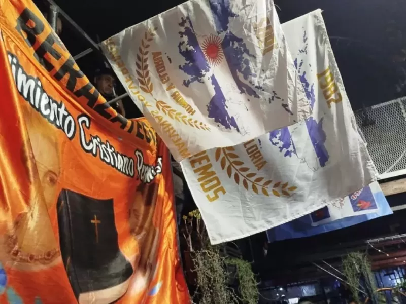 Desde Berazategui, Santiago C&uacute;neo desafi&oacute; al PJ con emisi&oacute;n bonaerense y poder sin l&iacute;mite para intendentes