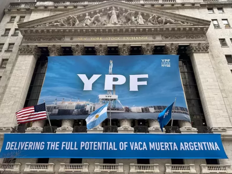 Corte de Nueva York decide si Argentina debe entregar el 51% de YPF o retenerlo hasta la apelación