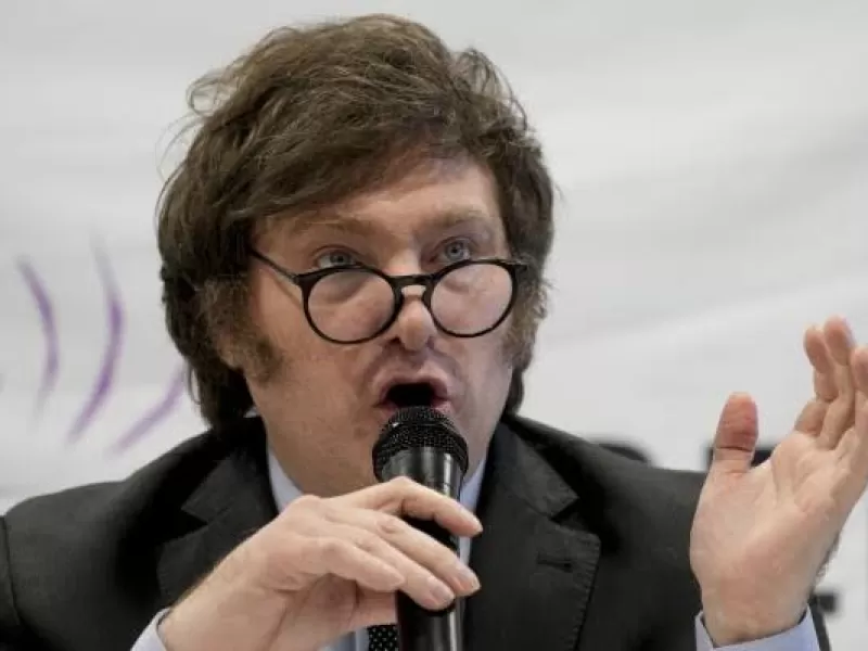 Denunciaron penalmente a Milei por autorizar el ingreso de tropas de Estados Unidos mediante un DNU