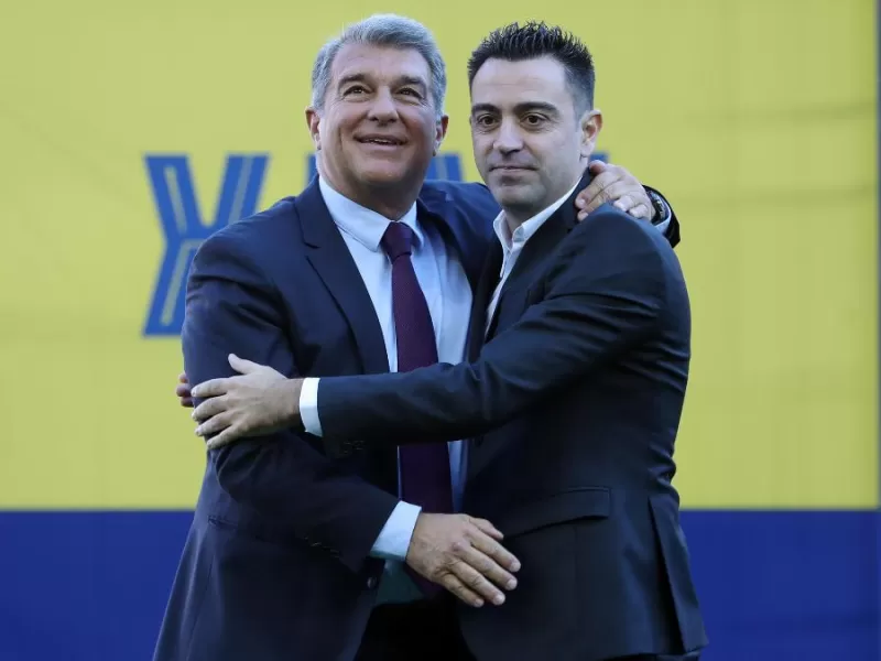 VIDEO | Laporta y Xavi se enfrentaron por el frustrado regreso de Messi al Barcelona