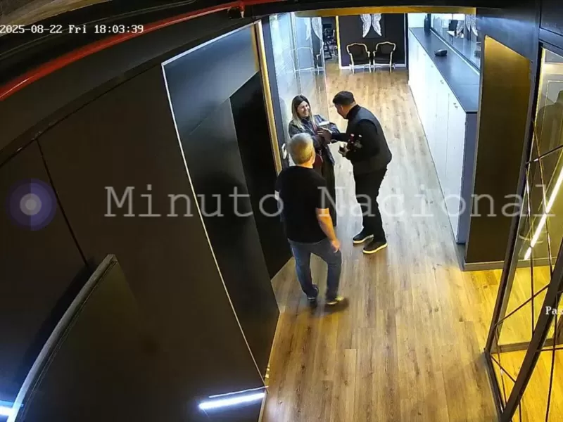 VIDEO | Christian Silbergleit abandona sus oficinas en CABA: las imágenes del retiro que genera polémica