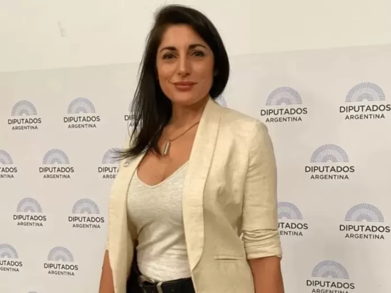 Juliana Santill&aacute;n mostr&oacute; desconocimiento b&aacute;sico al mencionar a Checoslovaquia como pa&iacute;s vigente