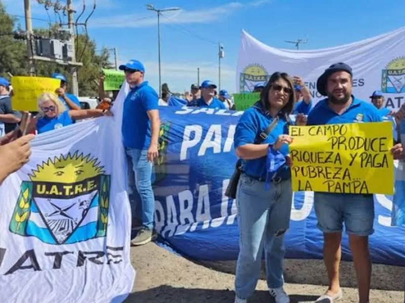 Una denuncia sacude a UATRE y se&ntilde;ala a Claudia Llanos por familiares y allegados con sueldos millonarios