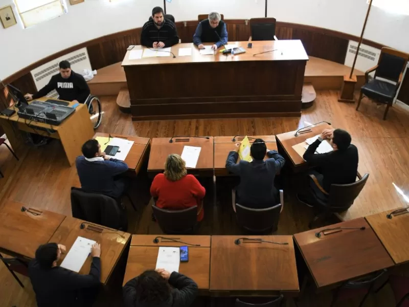 Mientras Mar Chiquita debate el ambientalismo, crecen las dudas por los acuerdos que rodean a UAM
