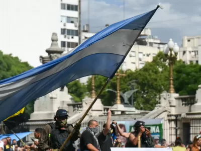 Huelga general contra la reforma laboral de Milei paraliza sectores clave y presiona al Congreso