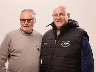 Santiago Cúneo promete “terminar con los privilegios” en su cierre en La Plata