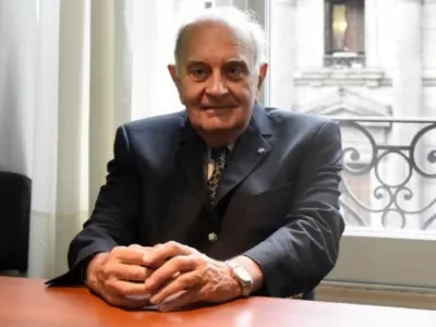 Entre acusaciones de manejo discrecional, UNIR enfrenta una crisis que salpica a Alberto Asseff