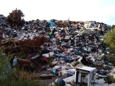 La basura le explot&oacute; a Cort&eacute;s: buscan resolver lo que el intendente convirti&oacute; en un negocio millonario en Rio Negro