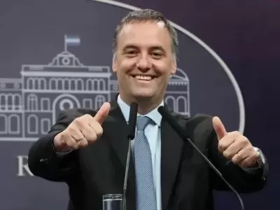 Manuel Adorni puso en venta su departamento en La Plata en medio de la causa judicial