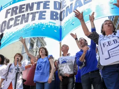 Entre peleas y desautorizaci&oacute;n, Docentes bonaerenses describen un escenario cada vez m&aacute;s dif&iacute;cil de sostener